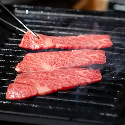 奈義和牛 焼肉カット 600g 肉 お肉 なぎビーフ  和牛