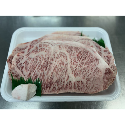 
            能登牛サーロインステーキ(約200g×4枚入)1パックと能登牛ロースすき焼き用(600g入)1パック【1600798】
          