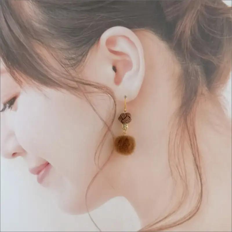 水引ピアス「ライトブラウン」花時ピアス