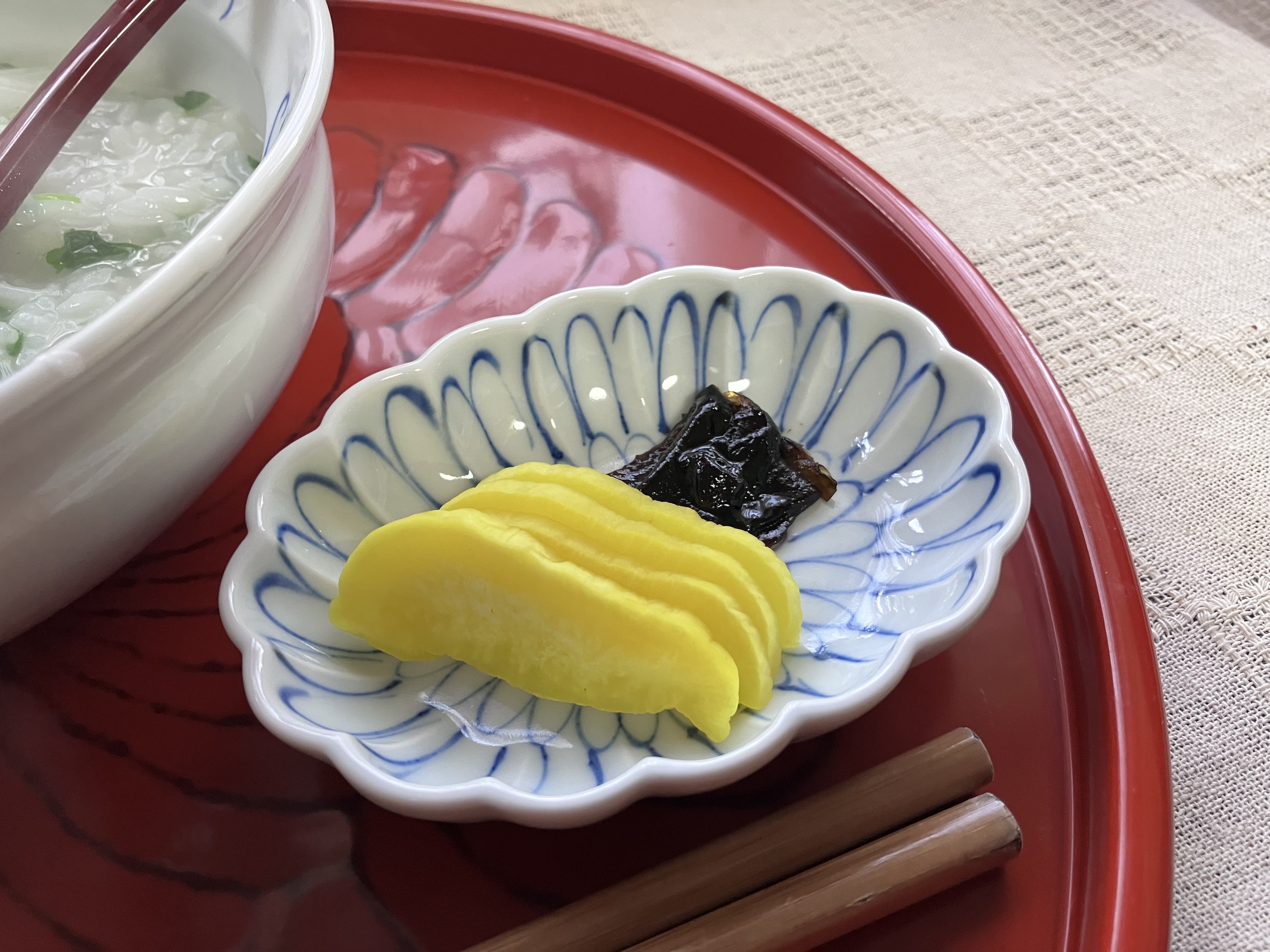 伊万里焼 菊（青・赤）菊形小判千代口セット H1063_イメージ2