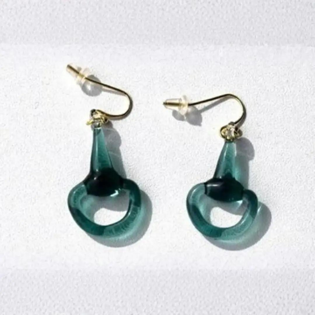 ハーフビットピアス GREEN(イヤリングに変更可) | ピアス アクセサリー