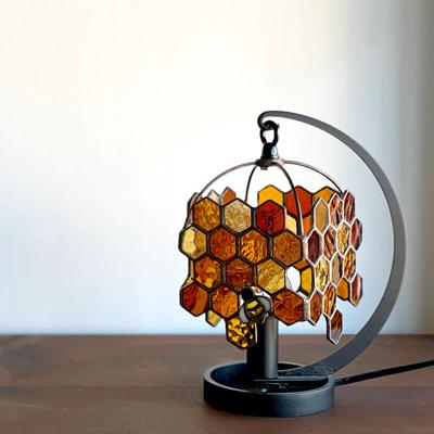 ふるさと納税 瀬戸市 Nijiiro Lamp のステンドグラスのテーブルランプ  ミツバチアンバー |  | 03