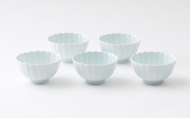 
                  虎仙窯 青白磁菊小鉢 5個セット 伊万里焼
                