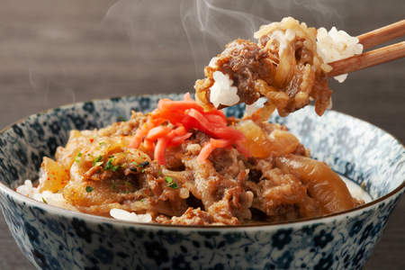 「自慢の逸品」種子島生まれ雌牛　切り落とし肉（200g×5パック） 