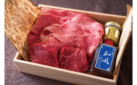 DU-33　常陸牛肩ロースすきやき300ｇ＆常陸牛ももステーキ80ｇ×2セット＜木箱入り・特製タレ／マスタード付き＞【肉のイイジマ】