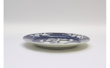 A110-45 深川製磁 有田焼 草花折枝白抜紋 ペアミート皿