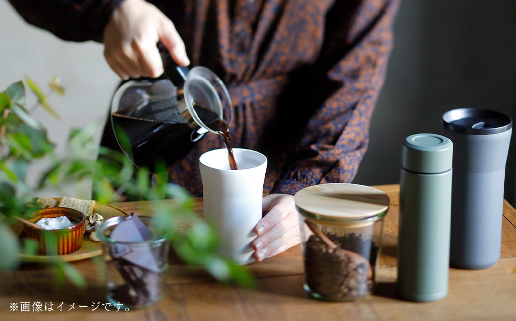 【京セラ】蓋付きタンブラー 350ml ＜クリームホワイト・ダークグレー＞ ペアセット （各1個） CERAMUG タンブラー 真空容器 保冷 保温 真空断熱 セラミック トラベルカップ KYOCER