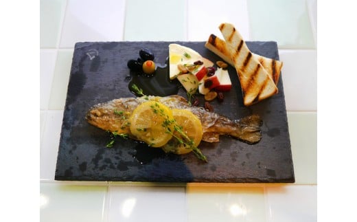 渓流魚のお惣菜セット《岩魚のアヒージョ×2袋、山女のマリネ×1袋》 加茂粟ヶ岳の麓で育てた渓流魚 オリーブオイルを使った料理 おつまみ 新潟県加茂市 パーティーキッチンココ