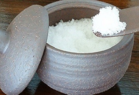 ［1499］日常屋のどんぐりの塩壷と塩さじと豆皿（天日塩1袋付き）