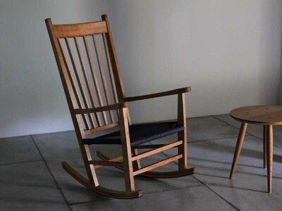 ジャパニーズチェリーウッドのロッキングチェアー