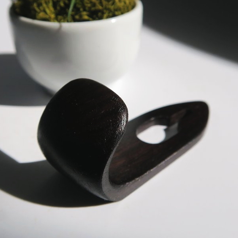 木製サムフック ヤマハ用 木製 サムフック 素材 シタン グラナディラ ボコーテ 肌触り 優しい素材 幅広い分野 中間的 サウンド 黒色 硬い木 茶褐色 黄色 杢目 柔らかい木 管楽器用 愛知県 小牧