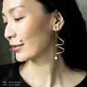 【ふるさと納税】イヤリング ジュエリー jewelry アクセサリー レディース 熊本 阿蘇小国杉 小国杉 工芸品 木製 K18 淡水パール ニッケルフリー素材使用 ハンドメイド ギフト プレゼント ジュエリーケース付 ogunist KALCANO tsumuji -つむじ 送料無料