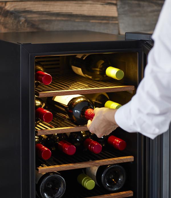 ワインセラー ZERO Advance　SA22-B（ブラック）