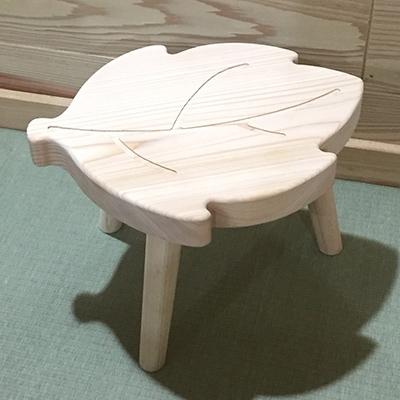 ふるさと納税 長浜市 葉っぱのこどもイス(ヒノキ)