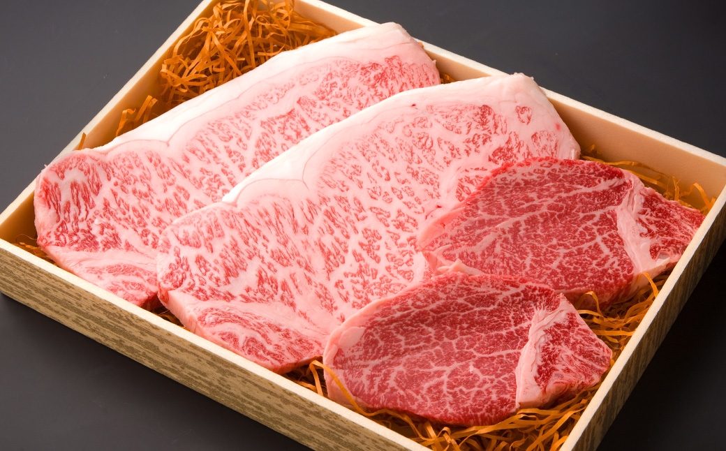 おおいた和牛サーロイン 180g×2枚
ヒレステーキ 130g×2枚
計4枚