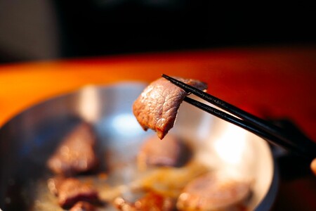 鹿肉セット ( 鹿ジンギス 200g & 鹿肉ソーセージ 2パック ) 鹿肉 ジンギス ソーセージ ジビエ 鹿もも肉 簡単調理 ジビエ料理 簡単 肉 焼き肉 焼肉 タレ 小分け 個包装 BBQ キャン
