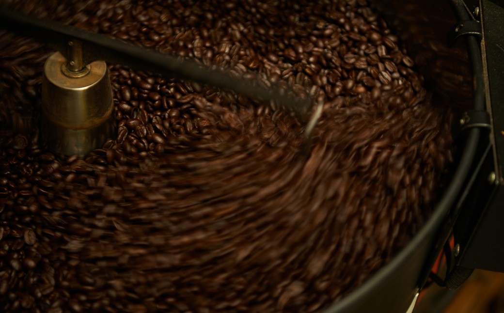 自家焙煎ネル濾し【水出し珈琲】・自家焙煎ネルドリップ【特濃アイス珈琲】720ml×各2本 4本セット［名水の郷 北海道京極町］