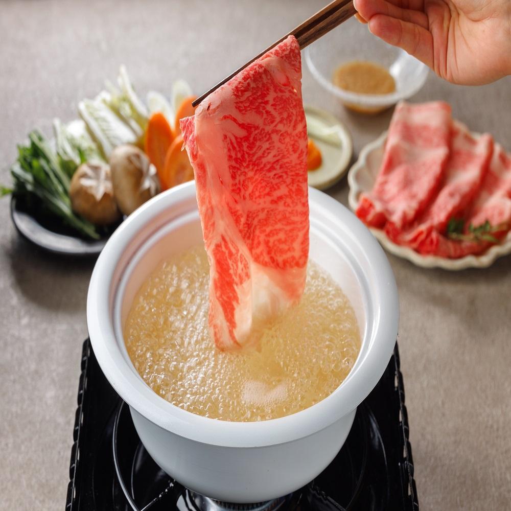【8か月定期便】鳥取和牛肩ロースすき焼きしゃぶしゃぶ用1kg(500g×2) 1217
