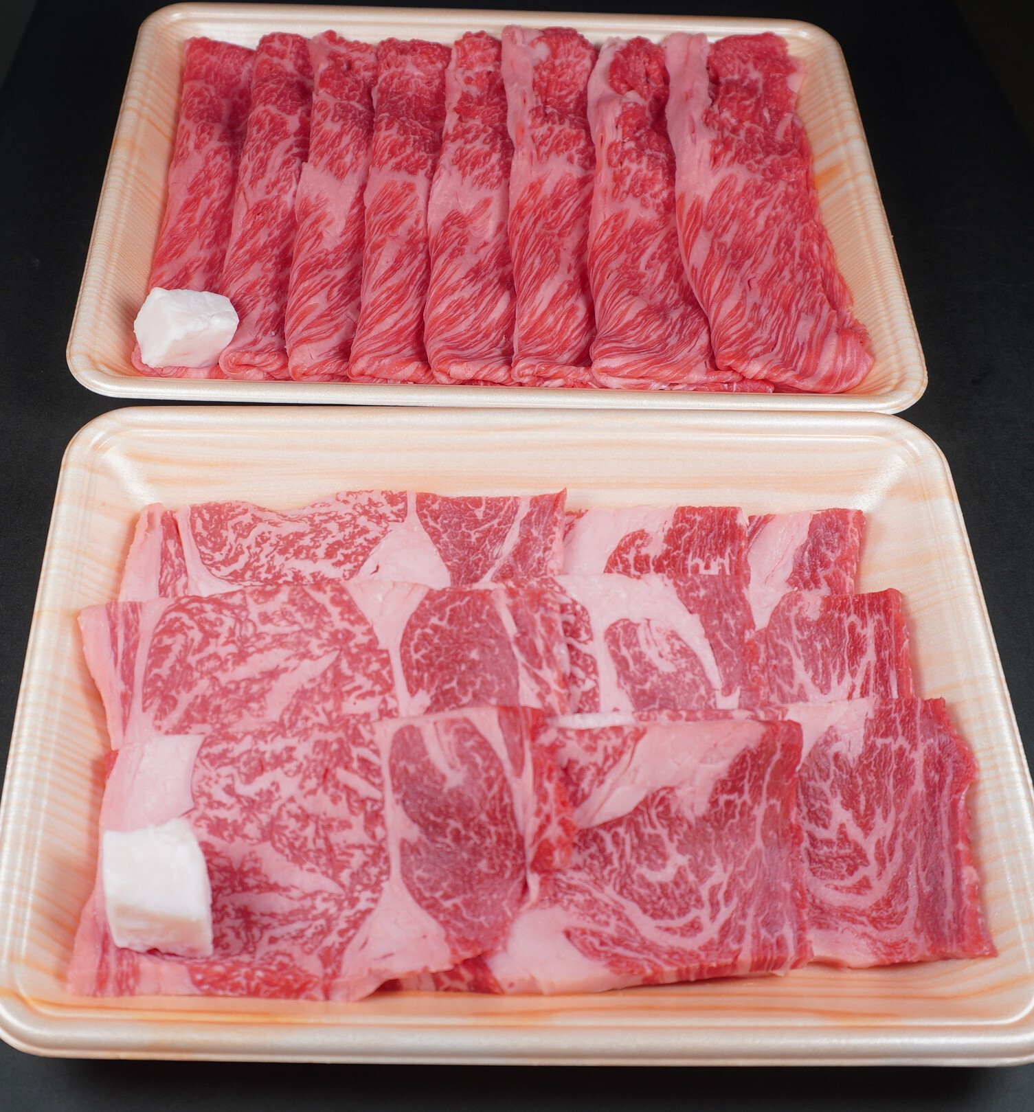 
1624 鳥取F1牛肩ロースすき焼き・焼肉用セット 800g
