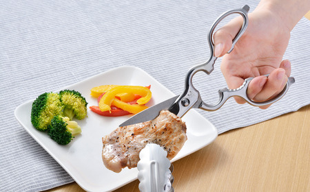 ステンレスキッチンバサミ [栗忠製作所] キッチン鋏 キッチンばさみ オールステンレス鍛造（取り外し）料理鋏 燕三条製 日本製 オールステンレス 取り外し式 キッチン用品 【011S296】