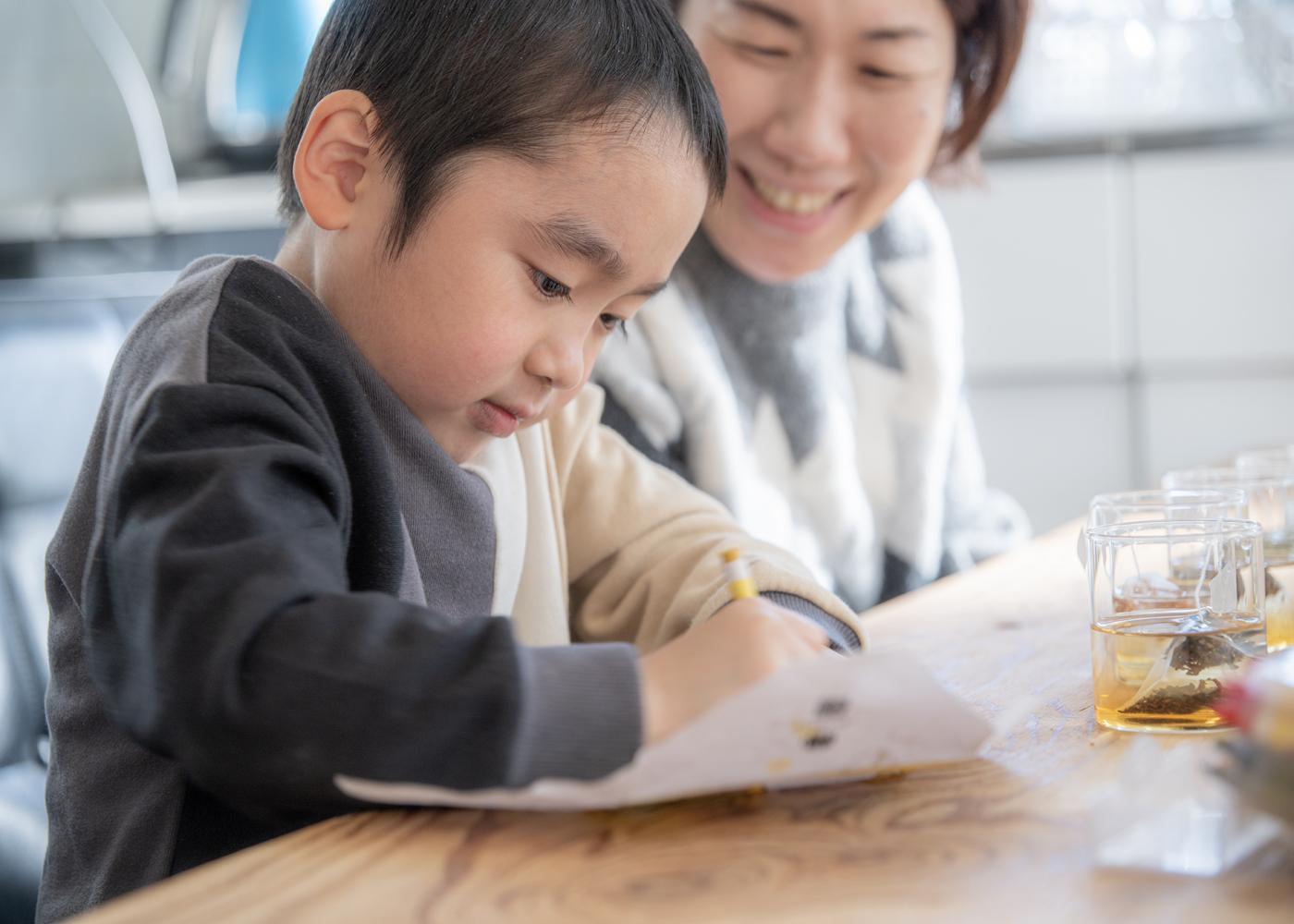 「こどものオチャ」ギフトセット　（3種入り×2個　6種入り×1個）