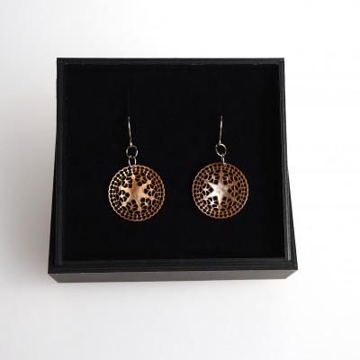 ふるさと納税 大和高田市 茶蝶貝「ベツレヘムパール風」ピアス |  | 03