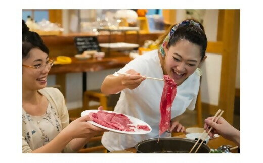 【ふるさと納税】MC-08　松阪牛の本場で松阪牛のすき焼き体験（ペア）国産牛 松阪牛 松坂牛 日本三大 高級和牛 黒毛和牛 ブランド牛 霜降り 送料無料 牛 牛肉 肉 にく 大人気 贅沢 おすすめ 贈り物 リピート 三重県 多気町