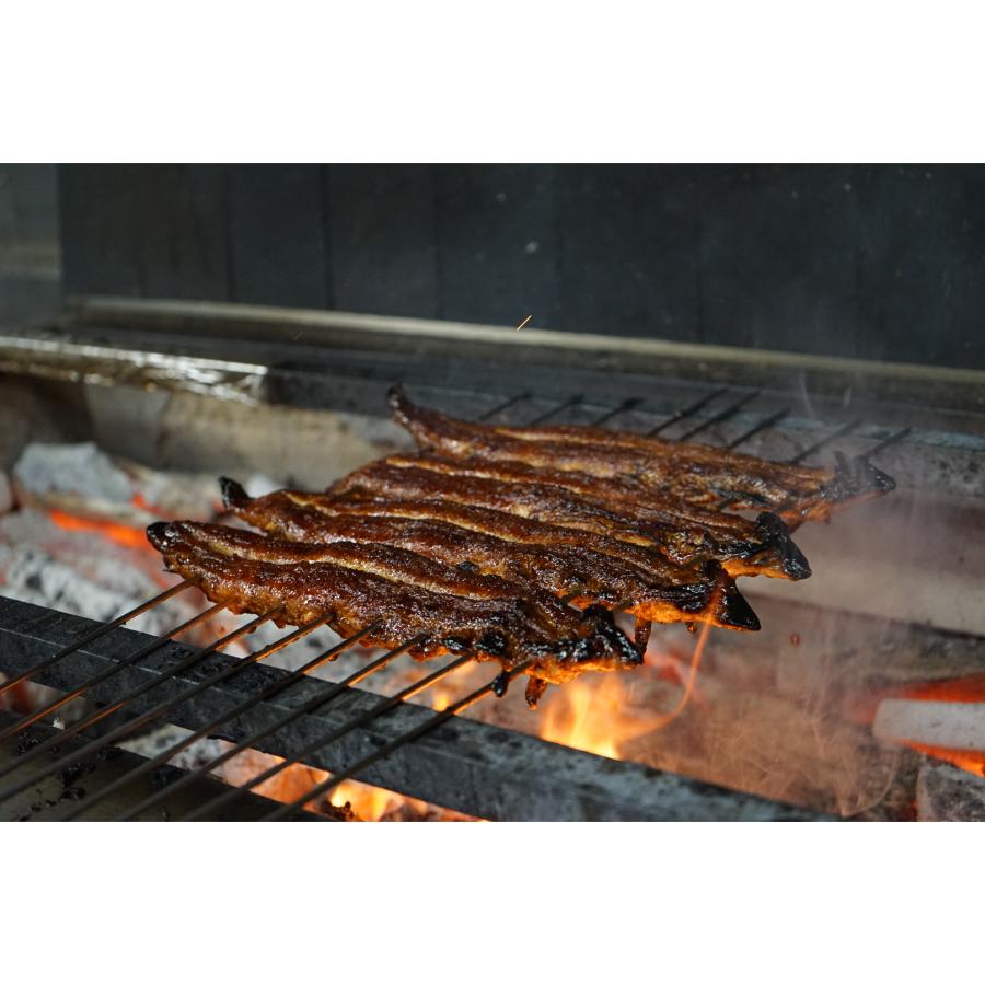 ＜うなぎ割烹　みかわ三水亭＞三河産鰻 炭火手焼き「蒲焼＆白焼き」各1尾（計2尾）・M133
