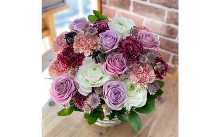 No.492 （パープル系）Lサイズ 癒し生活！季節のおまかせフラワーアレンジメント
