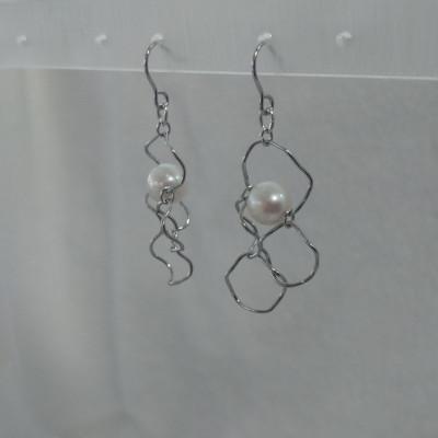 ふるさと納税 鳥羽市 伊勢志摩あこや本真珠ピアス・クリオネR 20-96 |  | 01