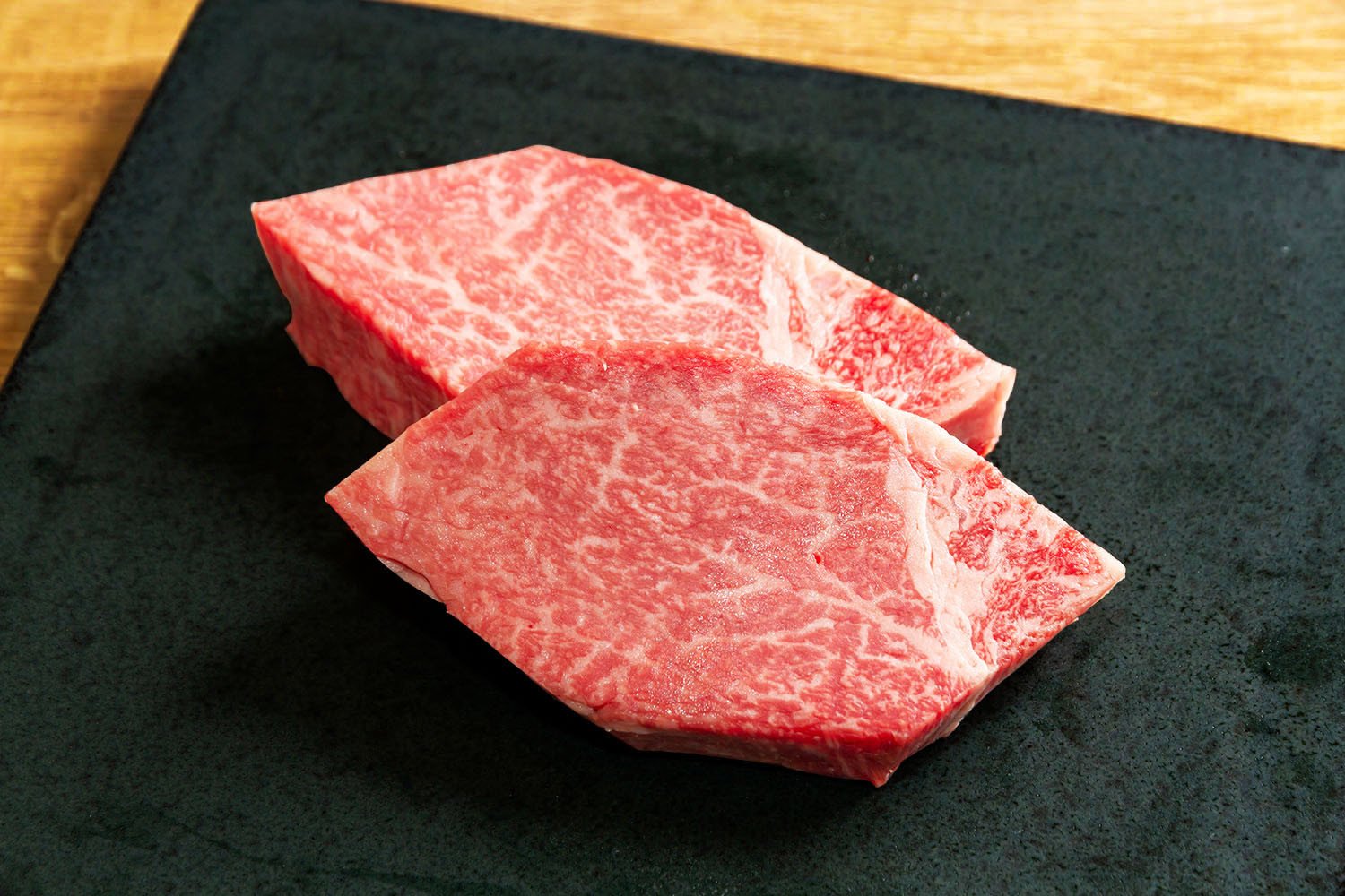 
            【定期便】【全3回】 佐賀牛シャトーブリアン 200g×2枚 総量1.2kg【やま田商店】
          