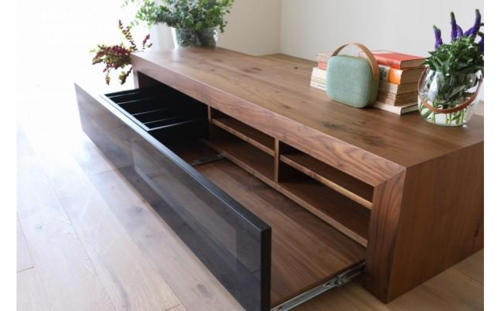 CHOCOLAT TV Board 210 walnut