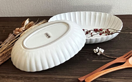 【瀬戸焼】菊紋白楕円鉢 2枚セット【株式会社まるたか水野コーポレーション】 / 皿 食器  ギフト プレゼント / 瀬戸市[BBBF018]