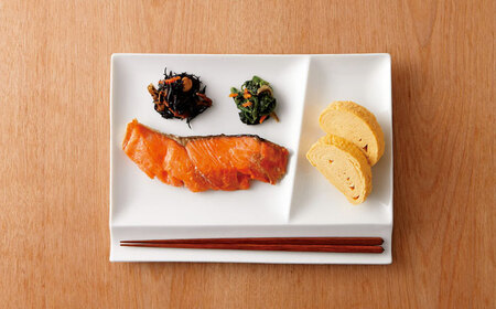 【美濃焼】 グッドデザイン賞受賞 miyama. 食器 箸置き付仕切り皿 isola(イゾラ) パレットプレートL 白磁 2枚 [AZCM009] 食器