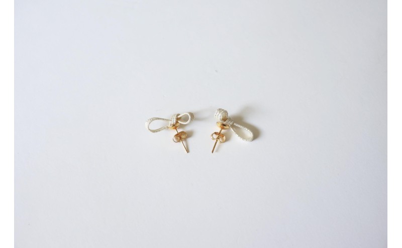 水引musubi耳飾り 白 ピアス ［52211033］