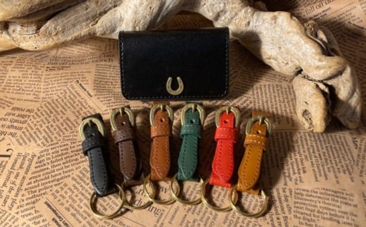 蹄鉄付き名刺入れ(ブラック)＆蹄鉄バックルキーリング(レッド)　栗東市 / 株式会社ブルズエフ [BIAU357]