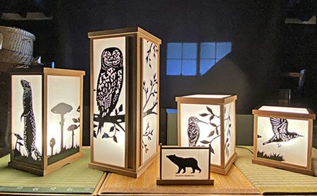 切り絵のあんどん フクロウ 笹木木工×早川鉄兵 電源コード付き 行燈 切り絵 あんどん 照明 ライト スタンドライト おしゃれ かわいい インテリア 家具 日用品 生活雑貨 工芸品 民芸品 伝統工芸品