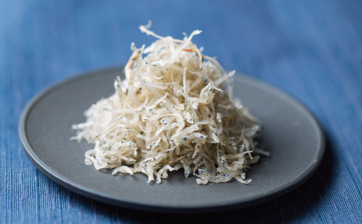 特選天日干しちりめん　木箱入り800g【冷蔵】 無添加 無着色 しらす シラス ちりめん 冷蔵【mar110】_イメージ2