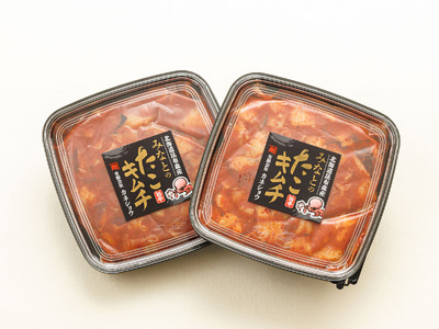 【毎月定期便】みなとのタコキムチ＜北海道釧路町 昆布森産タコ使用＞ 300g×2パック　全4回【配送不可地域：離島】【4010243】