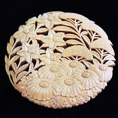 ふるさと納税 日出町 つげ細工 ブローチ(秋草)　約8.5cm