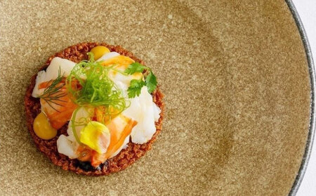 【250-02】志摩地中海村「デラックスツイン」ペア1泊2食付券（コース料理）