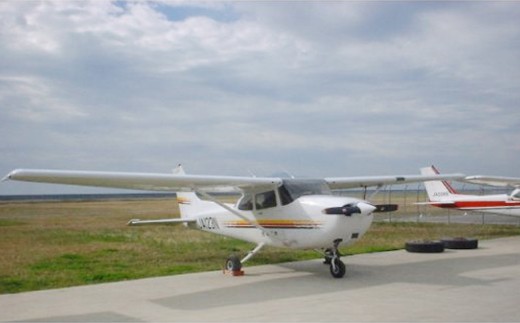 
I-116 飛行機(セスナ172使用)66分コース　乗客定員1名~3名
