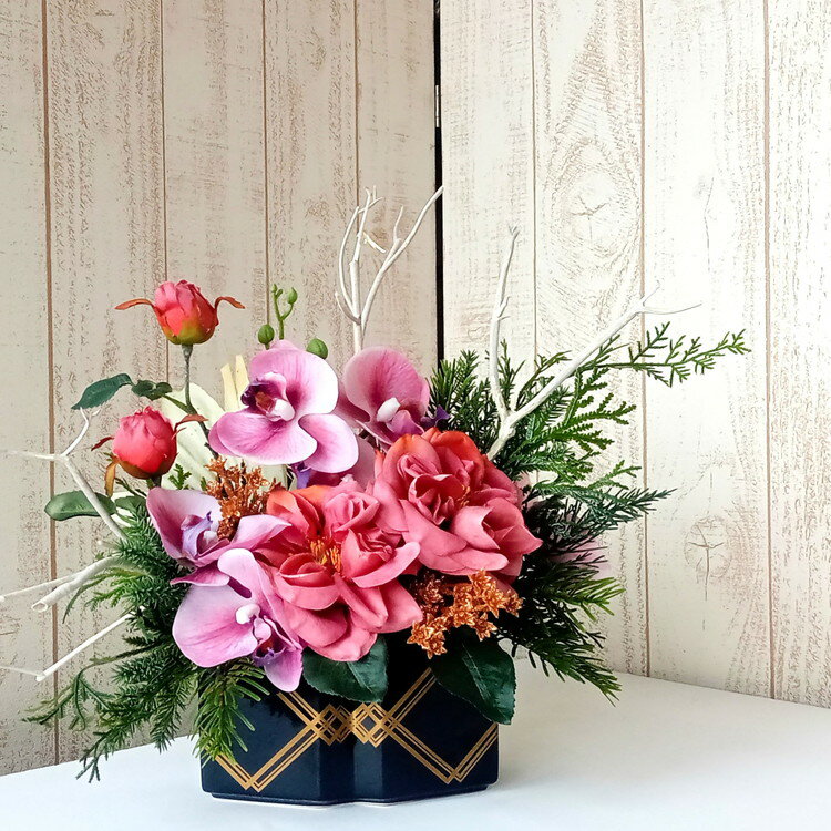 【ふるさと納税】アートフラワー 胡蝶蘭の和風アレンジ 新しい年を迎えるアレンジ 置物 造花 可愛い インテリア ギフト プレゼント フラワーアレンジメント 花束 花 リビングインテリア お手入れ不要 玄関飾り おしゃれ フェイクフラワー 造花アレンジメント