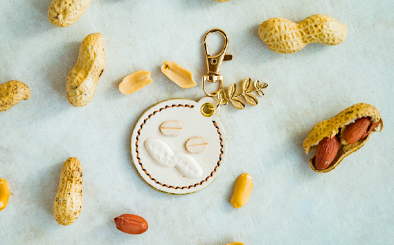 No.068 落花生キーホルダー（1個）