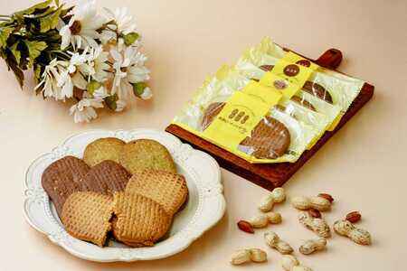 010-54丹沢ピーナッツサブレ（15枚入）