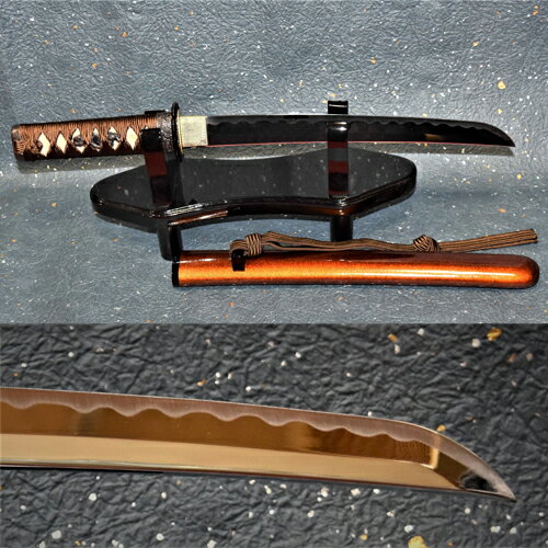 【ふるさと納税】観賞用模造刀（短刀・前差し）金茶 刀掛け付　( 濃州堂 )