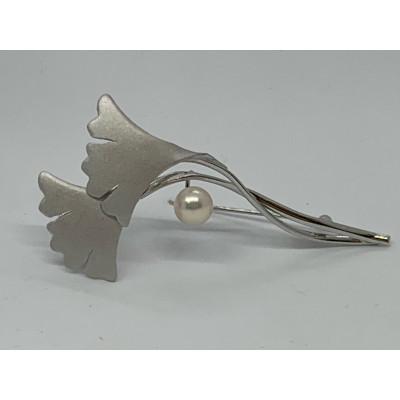 ふるさと納税 鳥羽市 三重県産あこや真珠8.0mmSVブローチ　40-13