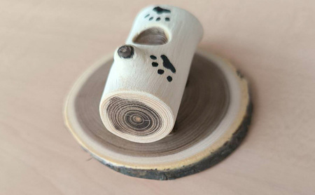 木製 エンジュのやすらぎアロマウッド 台座付き 猫の足跡入り［長者森工房］ 秋田県 羽後町 【 アロマ ディフューザー リビング インテリア 天然木 無地 雑貨 おしゃれ 和風 縁起物 】