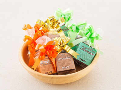 お菓子 詰め合わせ セット(人気 ブラウニーセット 3種類×3コ 9個入り)＜洋菓子 店 クランツ 国誉店 スイーツ／スィーツ お土産 お持たせ にも おすすめ 焼菓子 個包装 小分け 北海道 釧路町