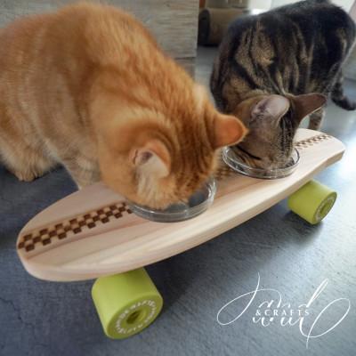 ふるさと納税 山梨市 【&amp;CRAFTS】Pet bowls stand-2BOWLS-(Green)※名入れプレート付き